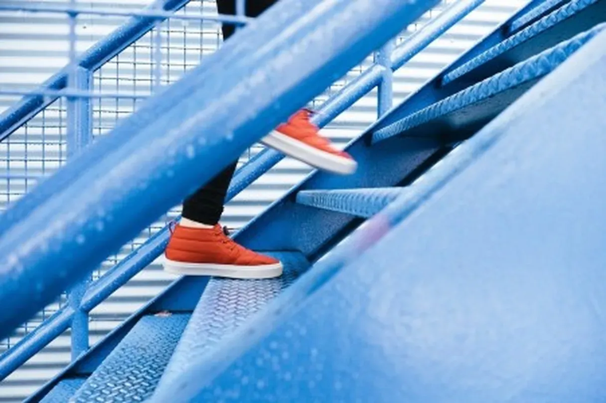 steps-1081909_1280.jpg